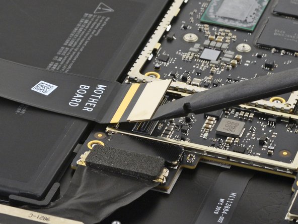 Microsoft Surface Pro X Volume Button Cable Replacement, Disconnect the display cable: passo 49, immagine 2 di 2
