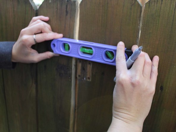 How to Replace a Wooden Gate Latch: adım 5, 3 resimden 3.