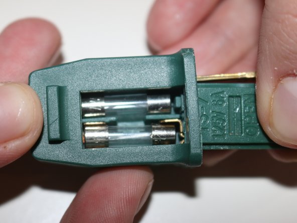 Pre-Lit Christmas Tree Incandescent Light Fuse Replacement: crwdns2935265:03crwdnd2935265:02crwdnd2935265:03crwdne2935265:0