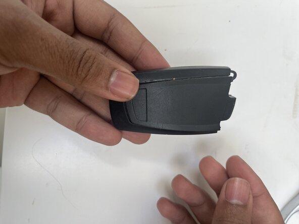 How to Replace the Key Fob Battery in a 2018 BMW 330i: crwdns2935265:05crwdnd2935265:01crwdnd2935265:01crwdne2935265:0