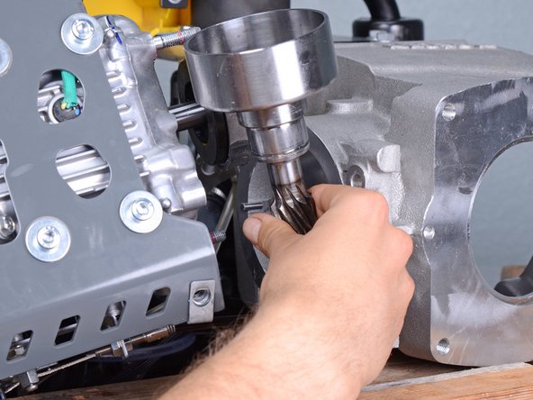 Wacker 4-Stroke Rammer BS504AS REV 101 (2019) Clutch Drum Replacement, Remove the clutch drum: crwdns2935265:028crwdnd2935265:03crwdnd2935265:03crwdne2935265:0