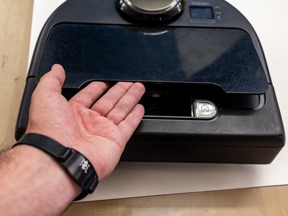 Neato Botvac Connected Right Side Wall Sensor Replacement: crwdns2935265:04crwdnd2935265:02crwdnd2935265:02crwdne2935265:0