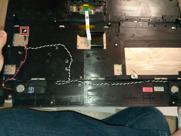 Samsung NP-R540-JA09US Front Panel Replacement: crwdns2935265:013crwdnd2935265:02crwdnd2935265:02crwdne2935265:0