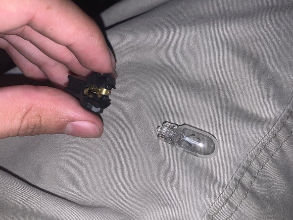 2013 Lexus IS250 Front Dome Light Replacement: crwdns2935265:06crwdnd2935265:02crwdnd2935265:02crwdne2935265:0