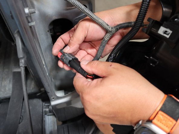 2021 Chevrolet Silverado Tail Light Replacement: crwdns2935265:06crwdnd2935265:03crwdnd2935265:03crwdne2935265:0