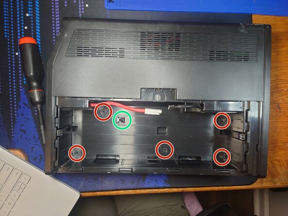 APC Back-UPS Pro 1000 S Teardown, Disassemble Battery Comparment: crwdns2935265:04crwdnd2935265:01crwdnd2935265:01crwdne2935265:0