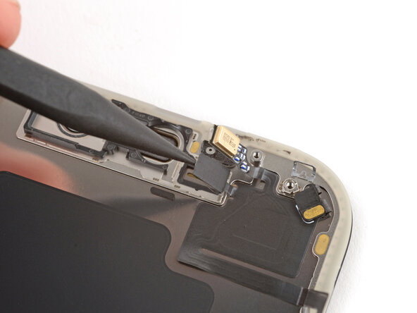 iPhone 17 Pro Max Screen Replacement, Pry up the sensors: crwdns2935265:027crwdnd2935265:03crwdnd2935265:03crwdne2935265:0