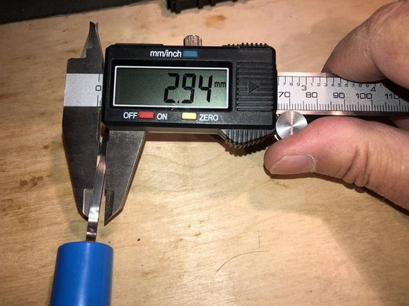 Sol Republic Punk Preparing a new battery for Replacement: stap 0, afbeelding 2 van 3