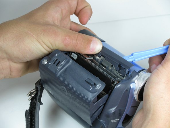 Panasonic PV-GS9 LCD panel replacement: crwdns2935265:03crwdnd2935265:03crwdnd2935265:03crwdne2935265:0