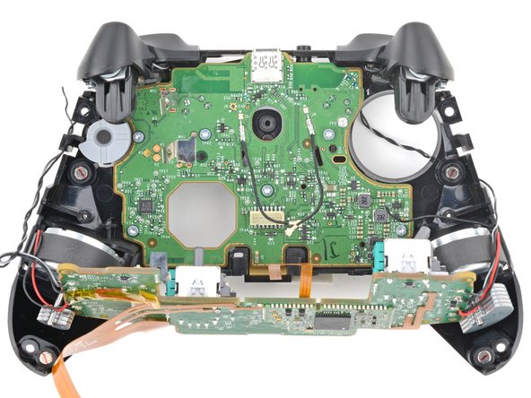 Scuf Instinct Pro Buttons Replacement, Unfasten the charging board: stap 23, afbeelding 2 van 2
