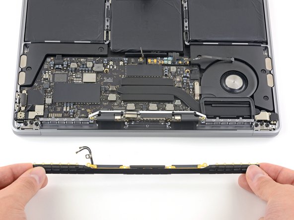 MacBook Pro 13" Two Thunderbolt Ports 2020 Display Assembly Replacement: crwdns2935265:027crwdnd2935265:03crwdnd2935265:03crwdne2935265:0