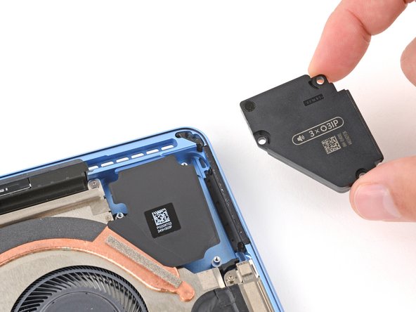 Microsoft Surface Pro 11 Right Speaker Replacement, Remove the speaker: 手順 26、 3の画像 3