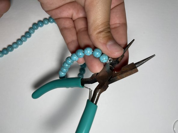 How to Fix a Broken Pearl Necklace: crwdns2935265:05crwdnd2935265:03crwdnd2935265:03crwdne2935265:0