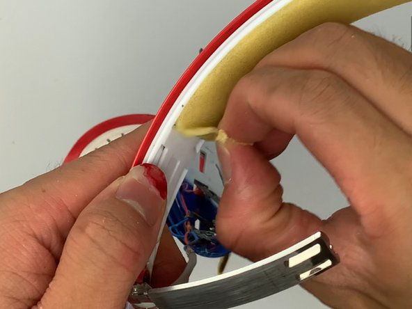 Framed Teardown, Disassembly of the headband sponge: 步骤 17 中的图像 1，2