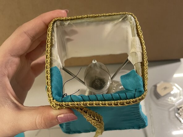 How to Create and Replace a Lampshade: crwdns2935265:08crwdnd2935265:01crwdnd2935265:02crwdne2935265:0