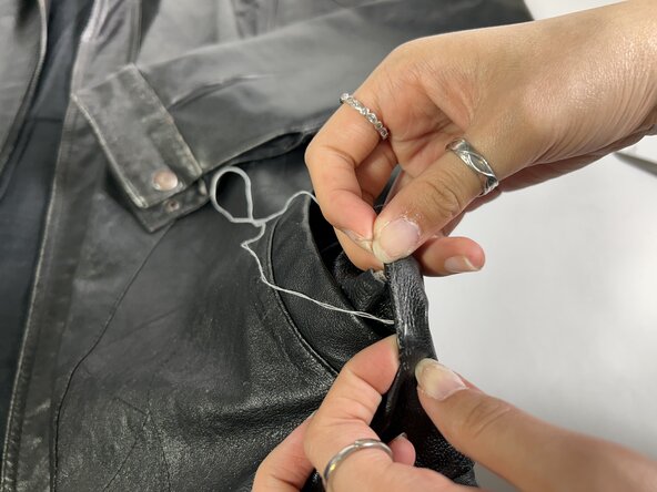 How to Repair a Leather Jacket Pocket: passo 4, immagine 3 di 3