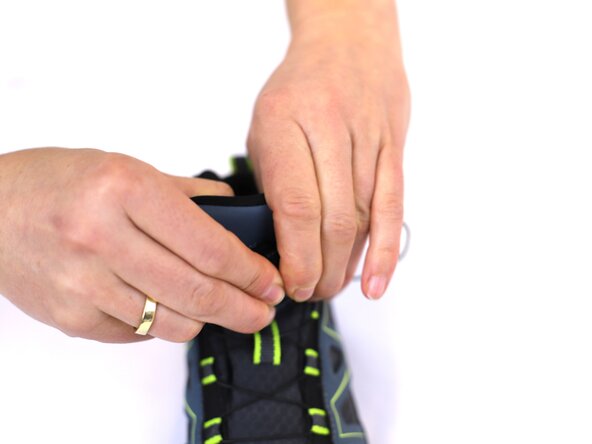 How to Replace a Dial-Lace System in a Hiking Boot, Set the dial in place: crwdns2935265:021crwdnd2935265:02crwdnd2935265:03crwdne2935265:0