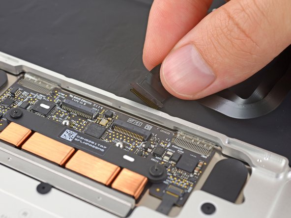 Retina MacBook 2015 Trackpad Assembly Replacement: crwdns2935265:020crwdnd2935265:02crwdnd2935265:02crwdne2935265:0