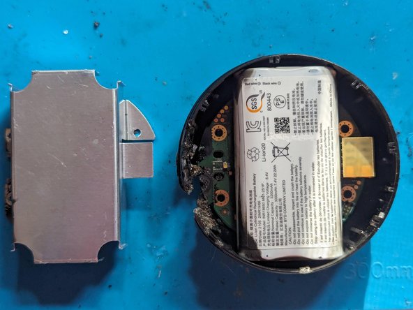 Ember Mug Destructive Teardown, Remove the Bottom Screws: crwdns2935265:05crwdnd2935265:03crwdnd2935265:03crwdne2935265:0