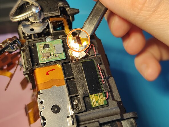 Sony A7 II Top Flex Cable replacement, Removing cables connecting to wireless stuff: crwdns2935265:024crwdnd2935265:02crwdnd2935265:02crwdne2935265:0