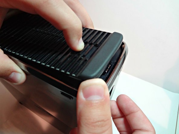 Xbox 360 S Panel removal, Hard Drive: crwdns2935265:01crwdnd2935265:02crwdnd2935265:03crwdne2935265:0