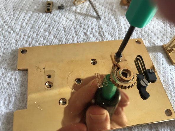 Wind-up carriage clock Service clean, Removing the gear train: crwdns2935265:012crwdnd2935265:03crwdnd2935265:03crwdne2935265:0