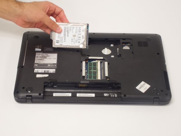 Toshiba Satellite C875-S7304 Hard Drive Replacement: stap 0, afbeelding 3 van 3
