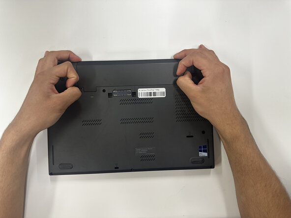 Lenovo ThinkPad T460p RAM Replacement, Battery: step 1, image 2 of 3