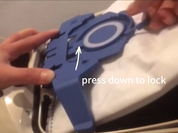 Miele Vacuum Repair vacuum bag Replacement, Insert a new GN hoover bag: crwdns2935265:04crwdnd2935265:01crwdnd2935265:01crwdne2935265:0