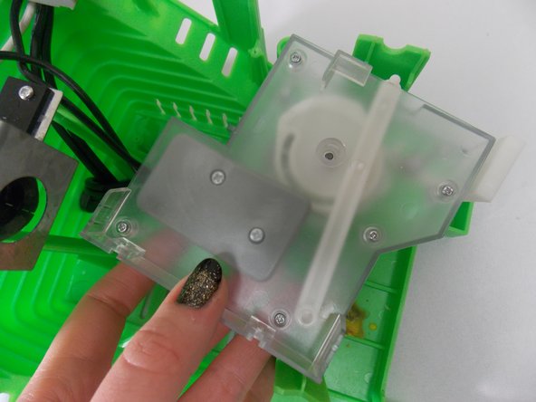 Crayola Crayon Maker White Plastic Arm Replacement, Locate the clear plastic box: crwdns2935265:07crwdnd2935265:03crwdnd2935265:03crwdne2935265:0