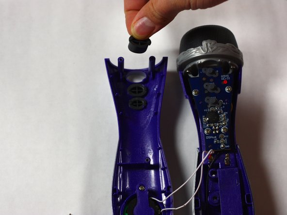 Justin Bieber Concert Microphone Button Replacement, Removing buttons: crwdns2935265:05crwdnd2935265:02crwdnd2935265:02crwdne2935265:0