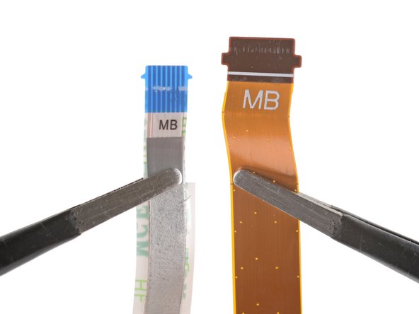 Steam Deck Front Shell Replacement, Remove the motherboard: crwdns2935265:062crwdnd2935265:03crwdnd2935265:03crwdne2935265:0