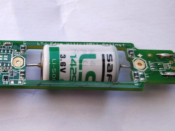 How to Replace a Battery for a Solinst LevelLogger, Install new battery: crwdns2935265:06crwdnd2935265:02crwdnd2935265:03crwdne2935265:0