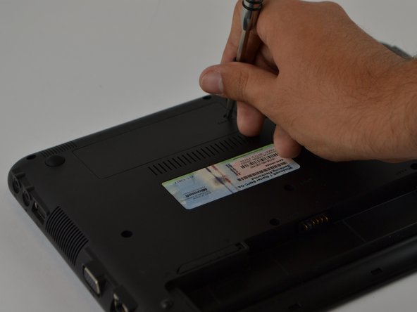 Samsung NP-130-JA01US Fan Replacement, Fan: crwdns2935265:04crwdnd2935265:02crwdnd2935265:02crwdne2935265:0