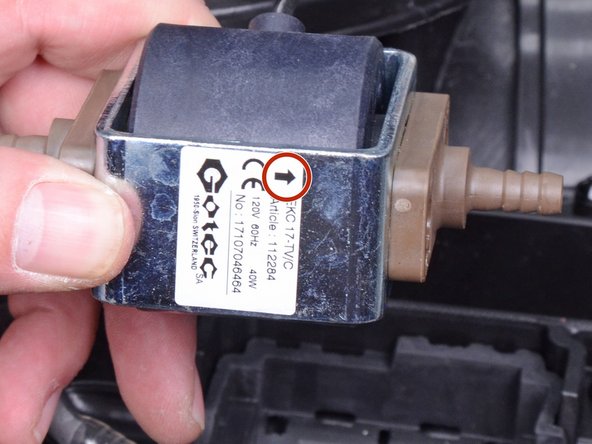 Karcher Rotary Floor Cleaner 17833080 2017 Pump Replacement, Remove the pump: crwdns2935265:011crwdnd2935265:02crwdnd2935265:02crwdne2935265:0