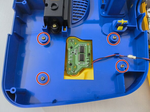 Smontaggio Pikachu Nintendo 64, Rimozione di Pikachu: passo 6, immagine 1 di 2