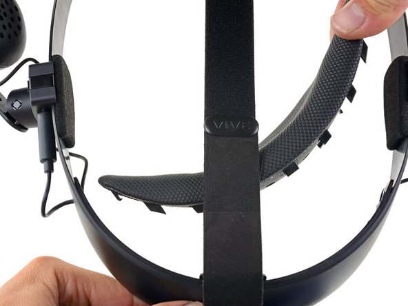 HTC Vive Cosmos Headstrap Replacement, Remove the front headstrap pad: crwdns2935265:03crwdnd2935265:03crwdnd2935265:03crwdne2935265:0