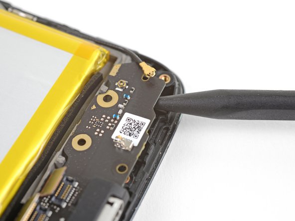 Motorola Moto E4 Plus LCD and Digitizer Replacement, Loosen the daughterboard: step 15, image 2 of 2