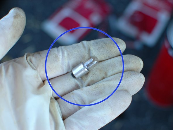 Mercedes W123 Brake/Tail/Reverse/Turn Bulb Replacement: crwdns2935265:06crwdnd2935265:03crwdnd2935265:03crwdne2935265:0