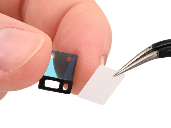 iPhone 15 Microphone Replacement, Remove the white liner: passo 38, immagine 2 di 2