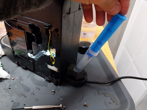 CafeteranKrups Nespresso XN 3006 No carga Agua tras meses parada.: crwdns2935265:05crwdnd2935265:02crwdnd2935265:03crwdne2935265:0