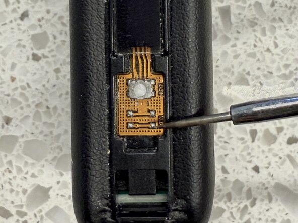 How to Fix the Adjust Button on a Smok Nord GT: 步骤 4 中的图像 2，3