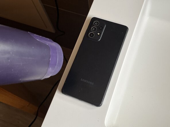 Samsung Galaxy A52s Back cover Replacement, Heating the phone: crwdns2935265:01crwdnd2935265:01crwdnd2935265:01crwdne2935265:0