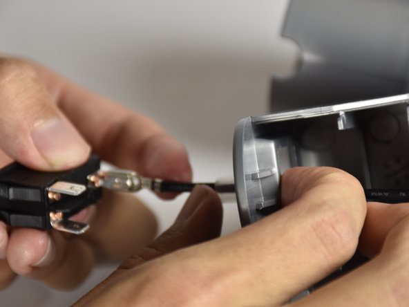 Shark Navigator Lift-Away Deluxe NV360 Power Button Replacement: crwdns2935265:019crwdnd2935265:02crwdnd2935265:03crwdne2935265:0