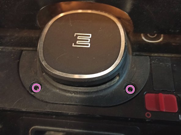 Ecovacs Deebot 920 Disassembly, Remove Additional Screws: crwdns2935265:06crwdnd2935265:02crwdnd2935265:02crwdne2935265:0