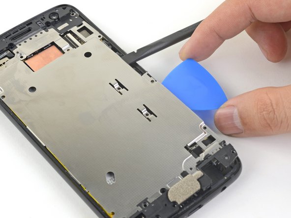 Motorola Moto X4 Front-facing Camera Replacement, Loosen the midframe: crwdns2935265:014crwdnd2935265:03crwdnd2935265:03crwdne2935265:0