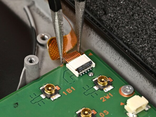 Nintendo Switch 2 Board Replacement, Connect the button board: crwdns2935265:066crwdnd2935265:03crwdnd2935265:03crwdne2935265:0