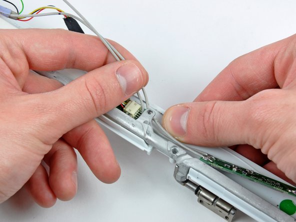 iBook G4 14" 933 MHz-1.33 GHz Inverter/AirPort Cables Replacement: stap 0, afbeelding 2 van 2