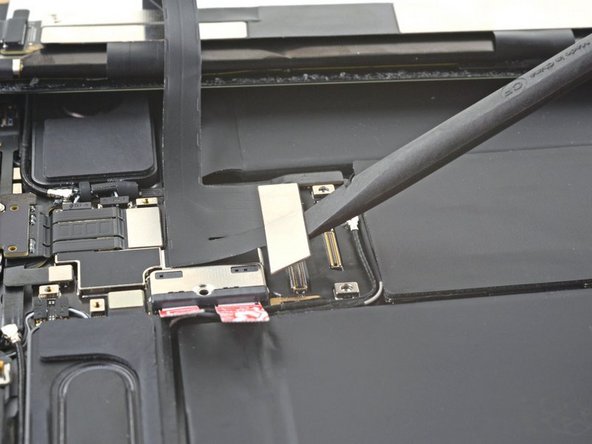 iPad Pro 11" 4th Gen Screen Replacement, Disconnect Display Cables: crwdns2935265:025crwdnd2935265:03crwdnd2935265:03crwdne2935265:0