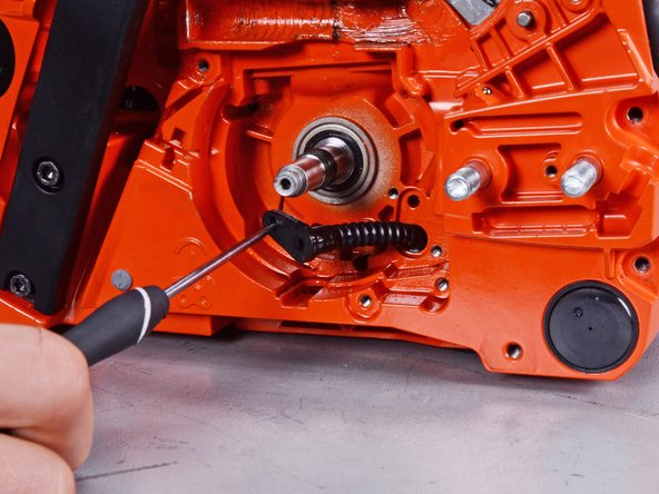 Echo Chain Saw CS4910 2020 Oiler System Replacement, Remove the oil filter assembly: crwdns2935265:038crwdnd2935265:02crwdnd2935265:03crwdne2935265:0